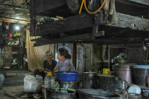 ruangan bagian tengah rumah adat karo