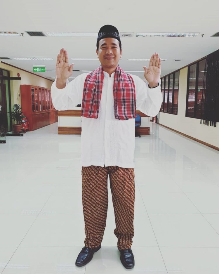 ciri khusus pakaian adat betawi pada baju koko