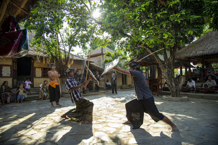acara di bale beleq bencigah rumah adat lombok