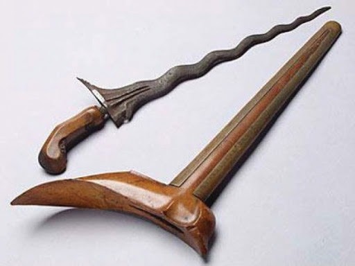 bujak beliung adalah senjata tradisional kalimantan selatan