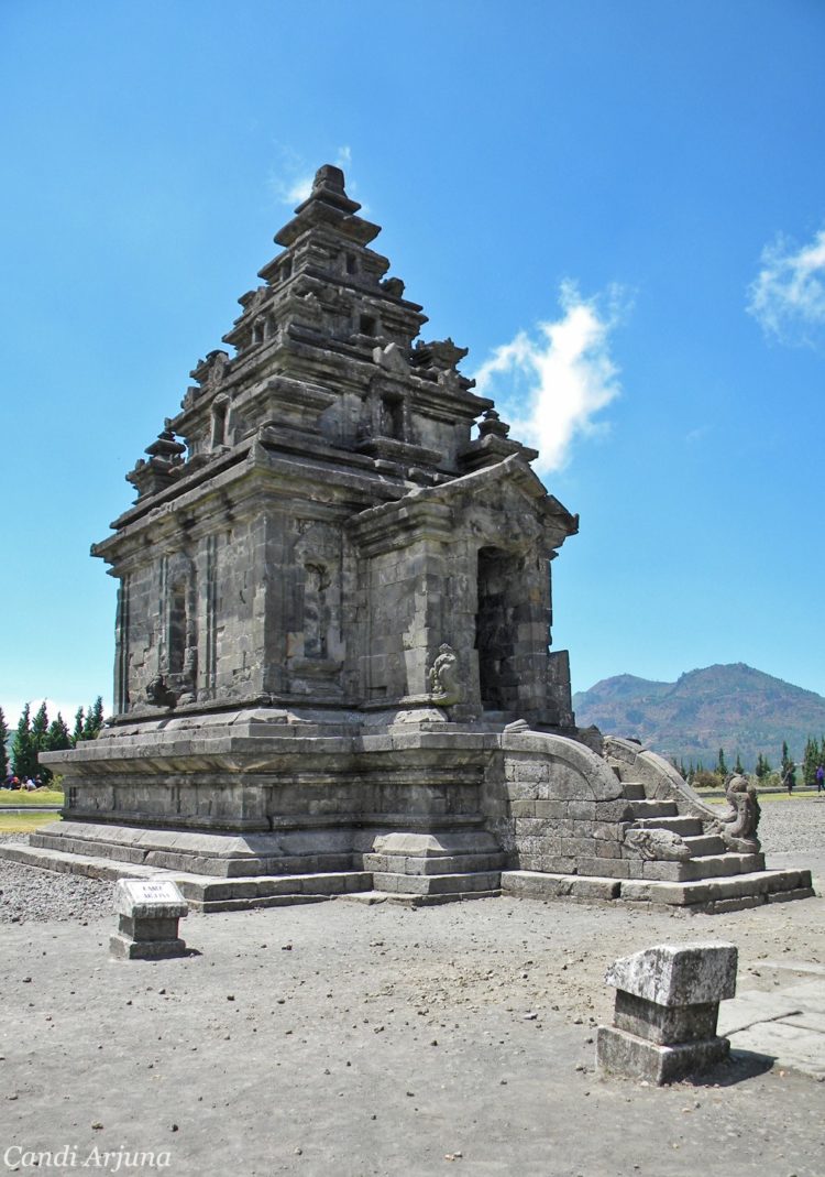 gambar candi arjuna peninggalan kerajaan mataram kuno