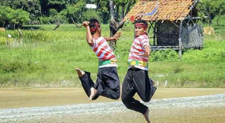 Clurit senajta tradisional jawa timur untuk carok