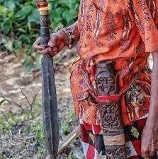 penjelasan ciri-ciri duhung senjata tradisional kalimantan tengah