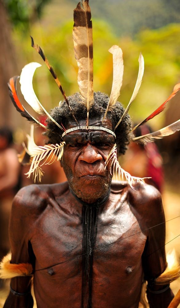 ciri khas pakaian adat papua