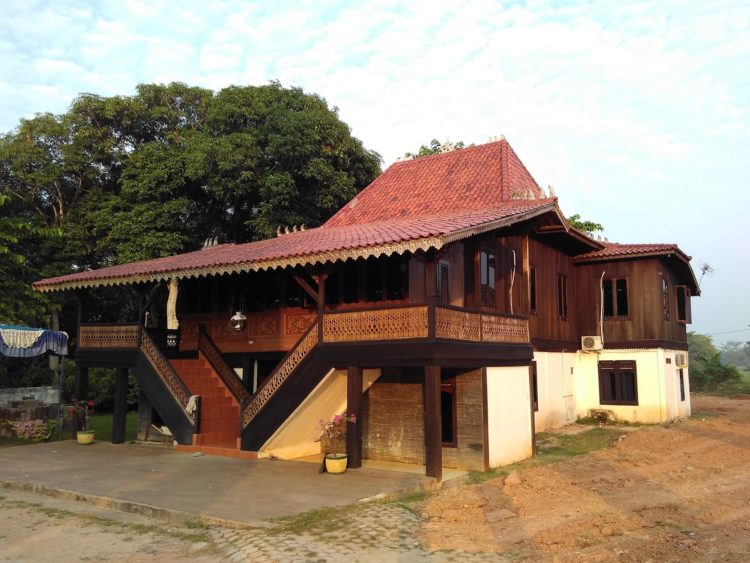 Rumah adat Limas Penjelasannya ARSITEKTUR CIRI GAMBAR 