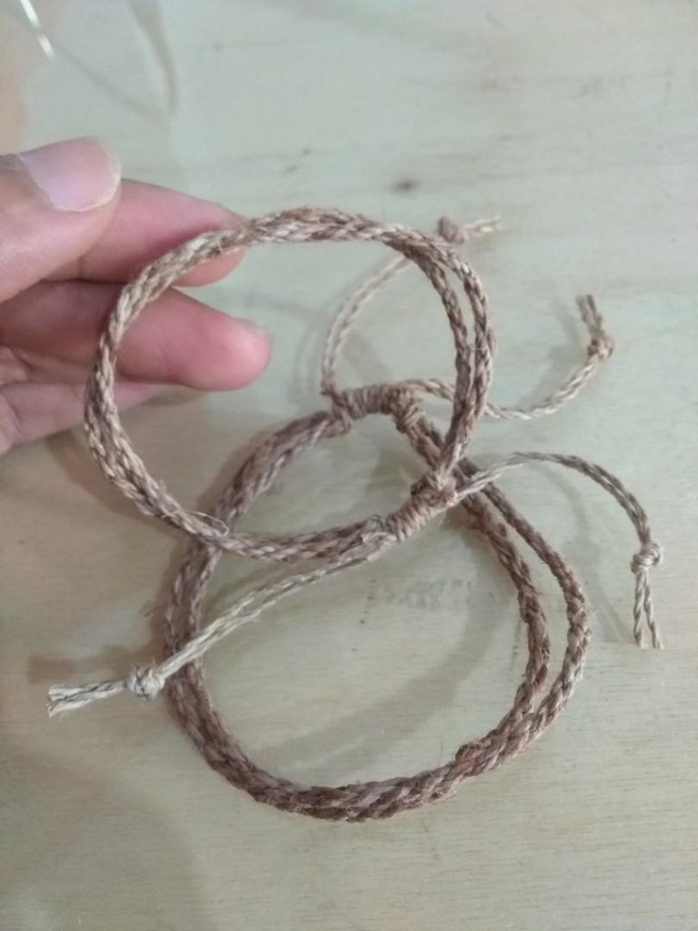 4 Pakaian Adat Banten / Baduy Lengkap dengan Nama & Gambar