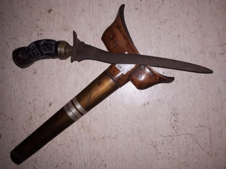 gambar karih senjata tradisional sumatera barat
