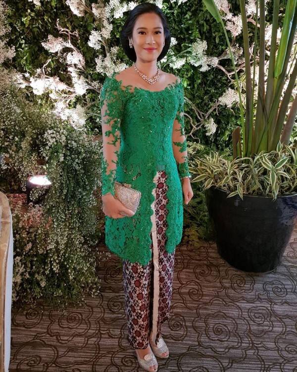 desain kebaya pakaian adat jawa tengah