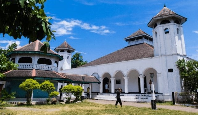 mesid peninggalan kerajaan lombok dan bima