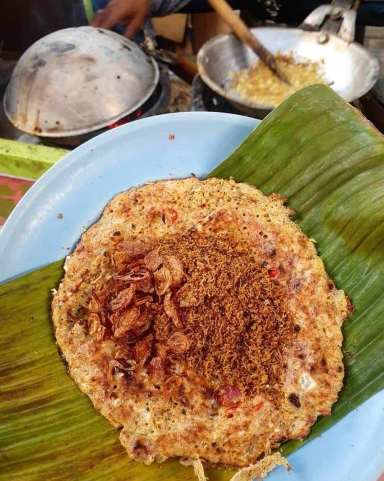 olahan kerak telor makanan khas indonesia