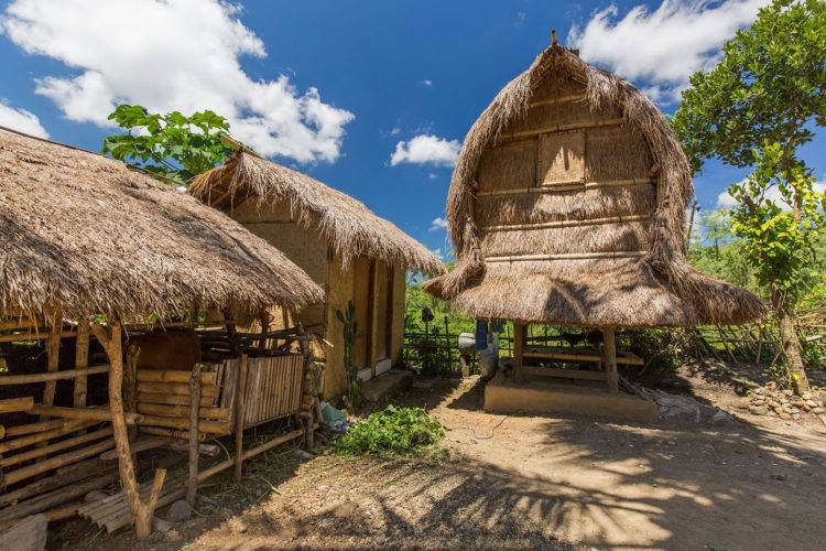 rumah adat NTB memiliki keunikan