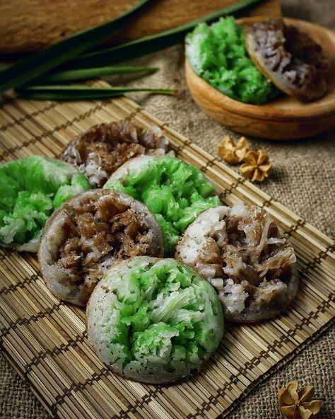 Kue Bikang adalah Oleh Oleh Khas Surabaya