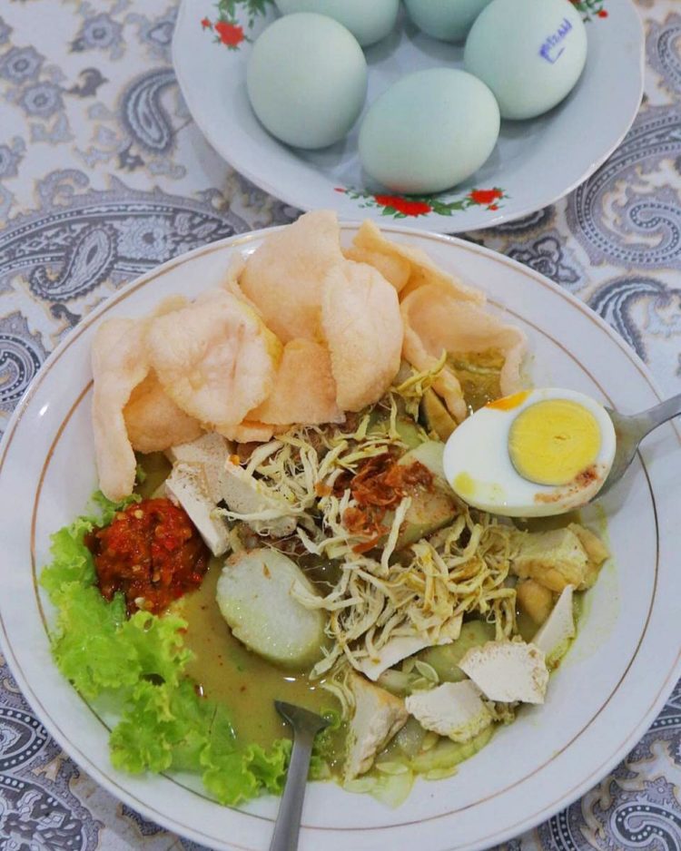 gado-gado ayam makanan khas Cirebon
