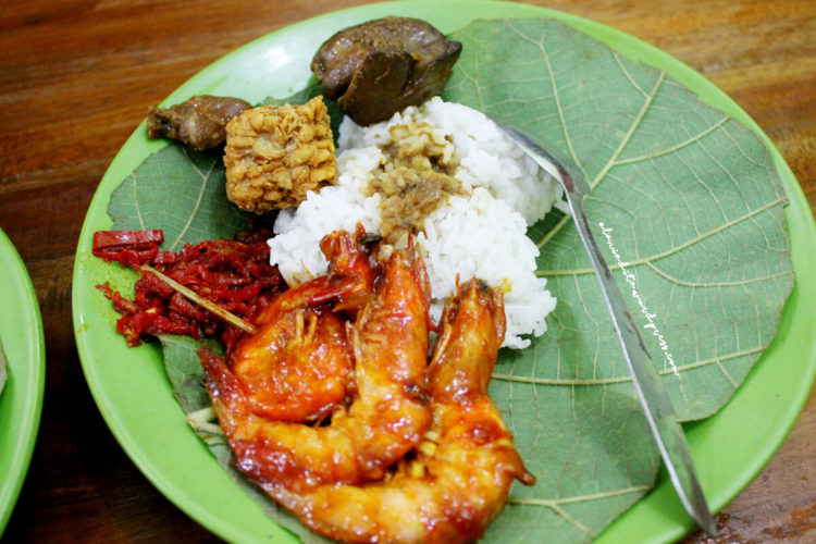 nasi jamblang makanan khas Cirebon