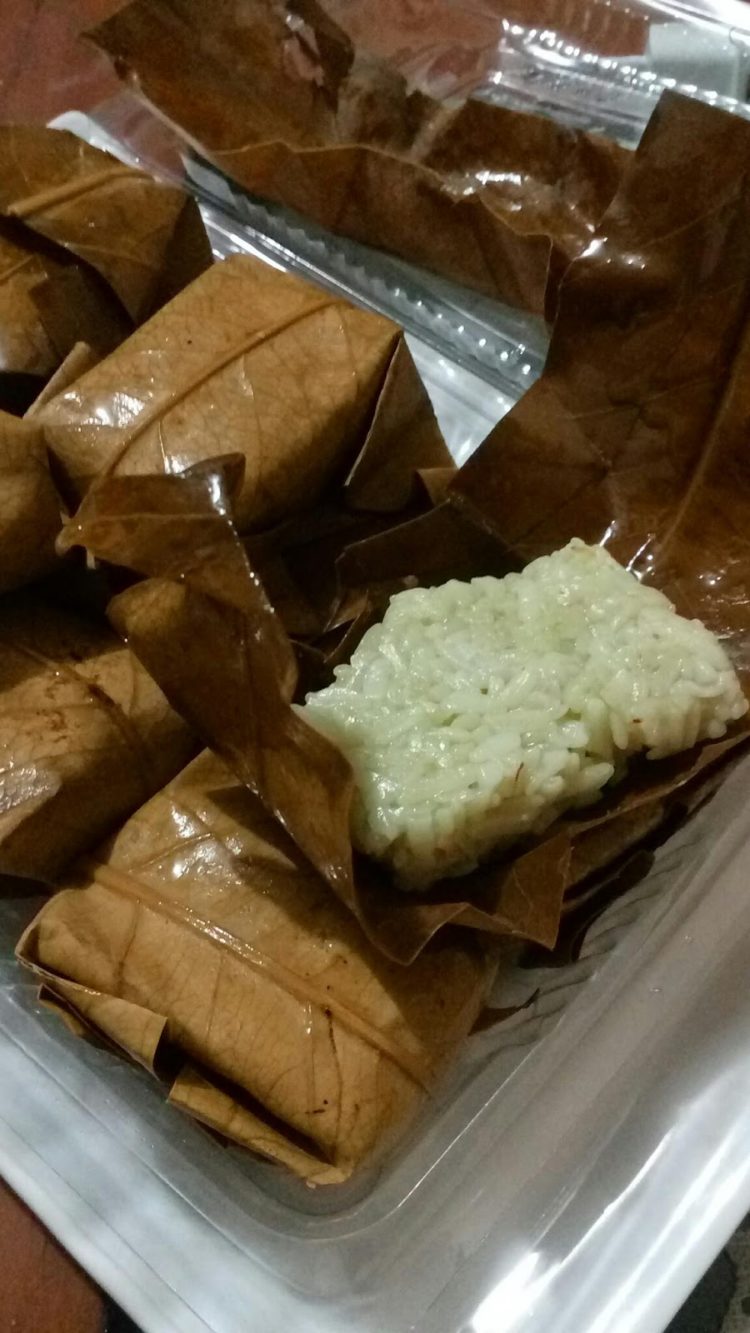 tape ketan daun jambu makanan khas Cirebon