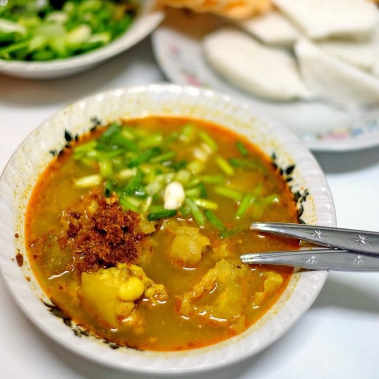 sop kikil adalah makanan khas jawa timur 