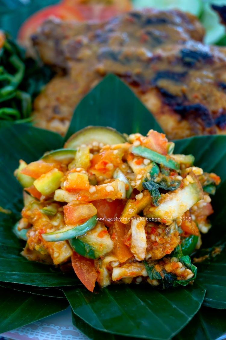 ilustrasi makanan khas lombok beberuk terong