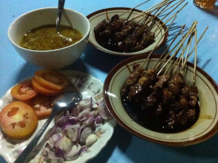 makanan khas purwokerto Sate Suhada dibuat dari