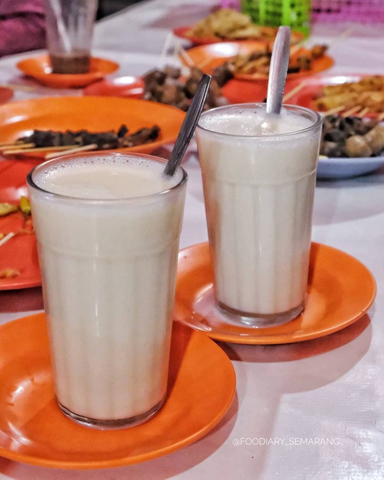 harga makanan khas solo pisang Susu Shi Jack