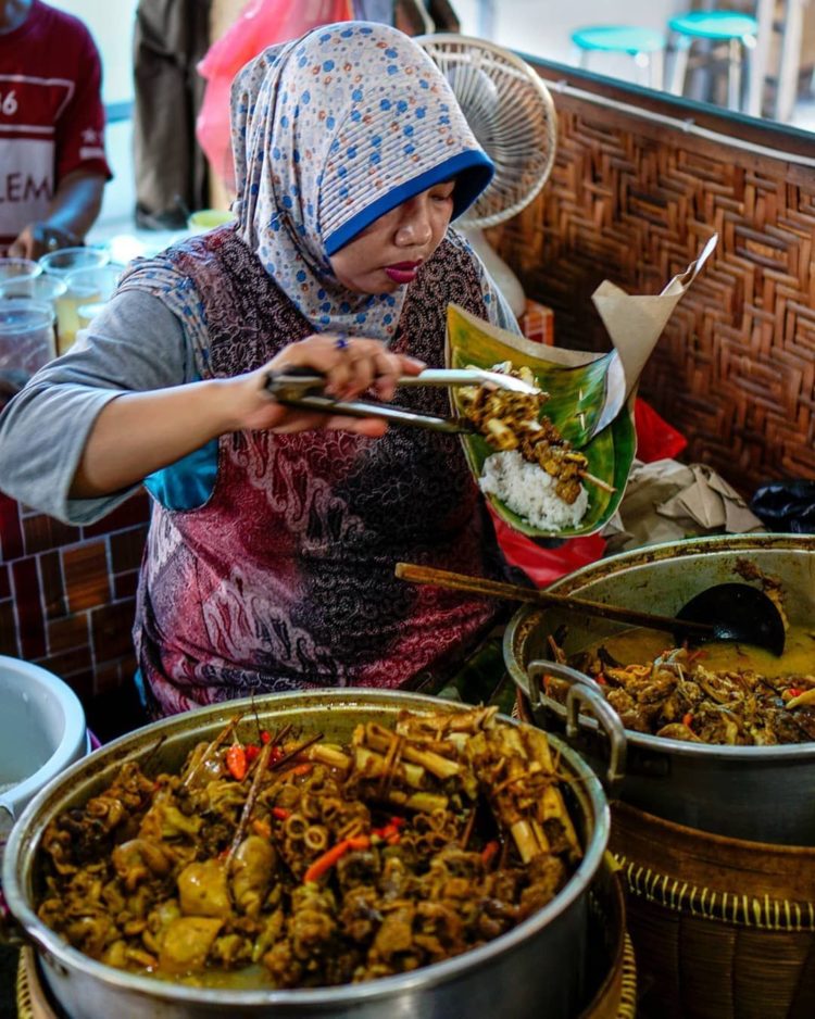 harga makanan khas solo tengkleng bu edi