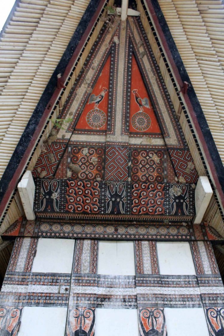 motif ukiran dinding rumah adat tongkonan toraja