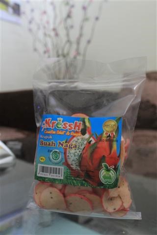 olahan oleh oleh khas balikpapan Keripik Buah Naga