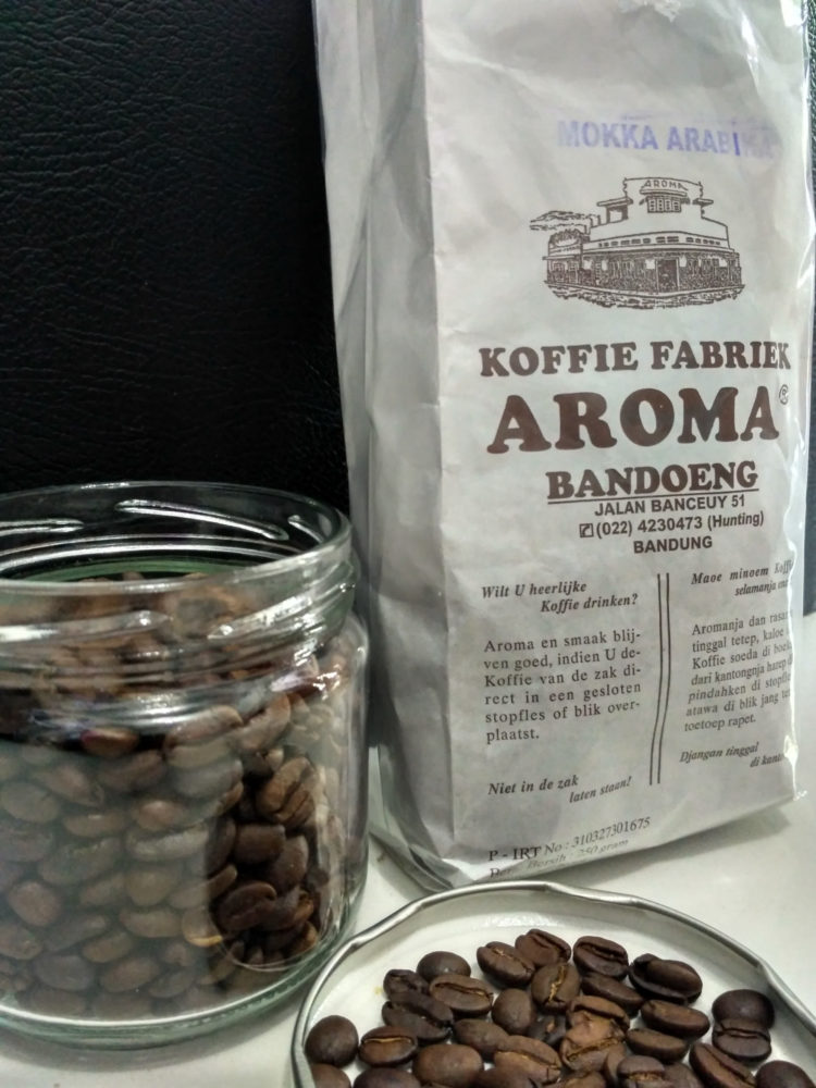 gambar oleh-oleh khas bandung kopi aroma