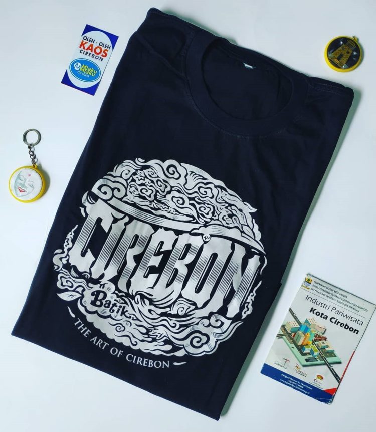 kaos oleh oleh khas cirebon T-Shirt Ingsun