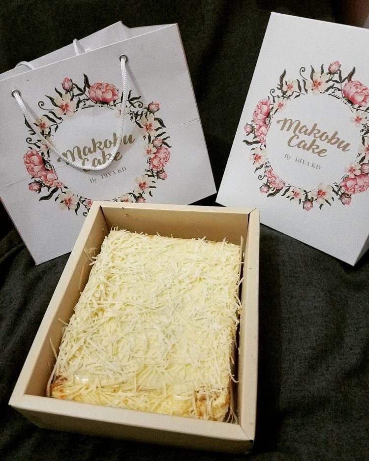 foto oleh-oleh khas malang kue artis makobu cake