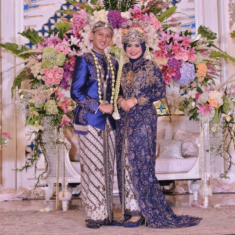 pakaian adat Kebaya Sunda