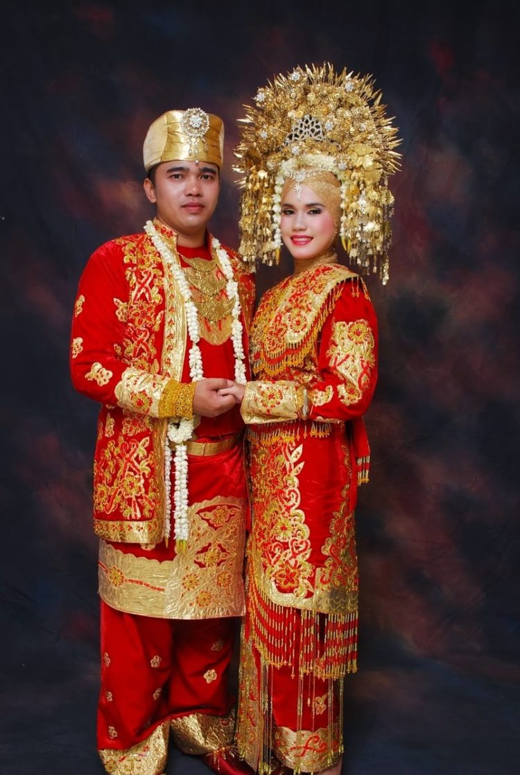 pakaian pengantin tradisional melayu