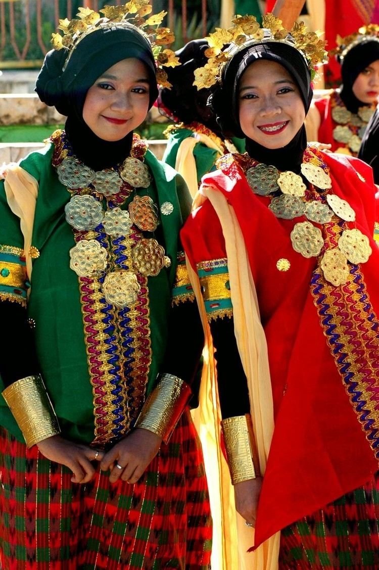 jenis pakaian adat di Sulawesi Selatan