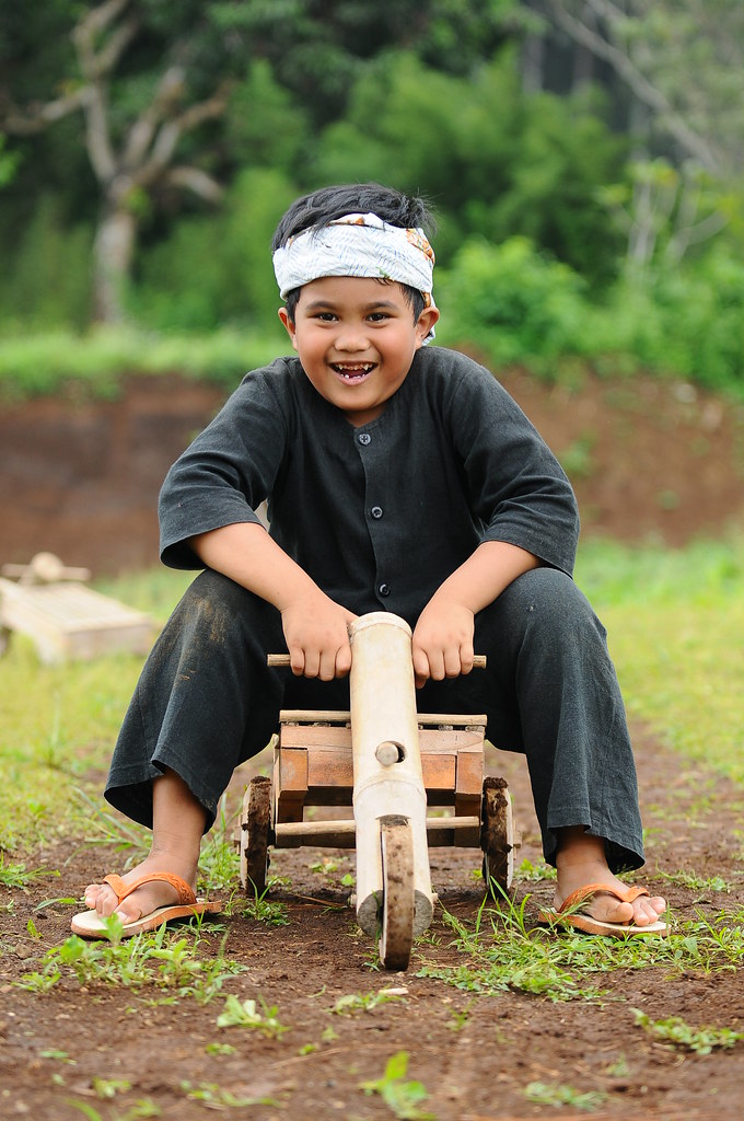 pakaian jawa barat untuk anak-anak