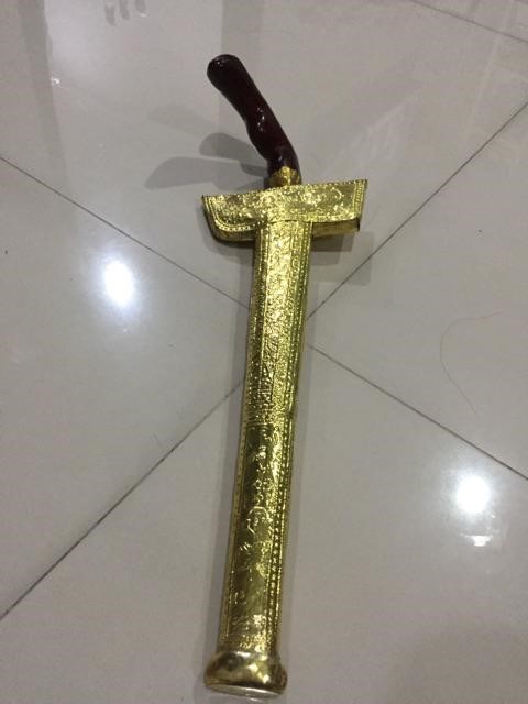 keris tradisional pakaian adat toraja Gayang