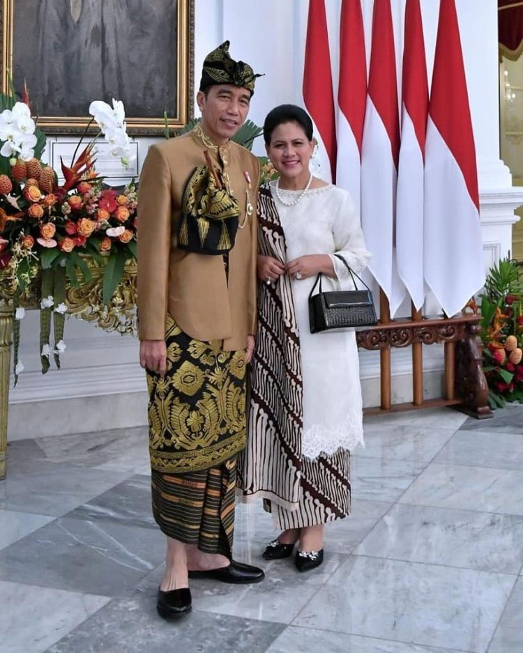 Macam macam Pakaian Adat Indonesia dari 34 Provinsi (+ GAMBAR)