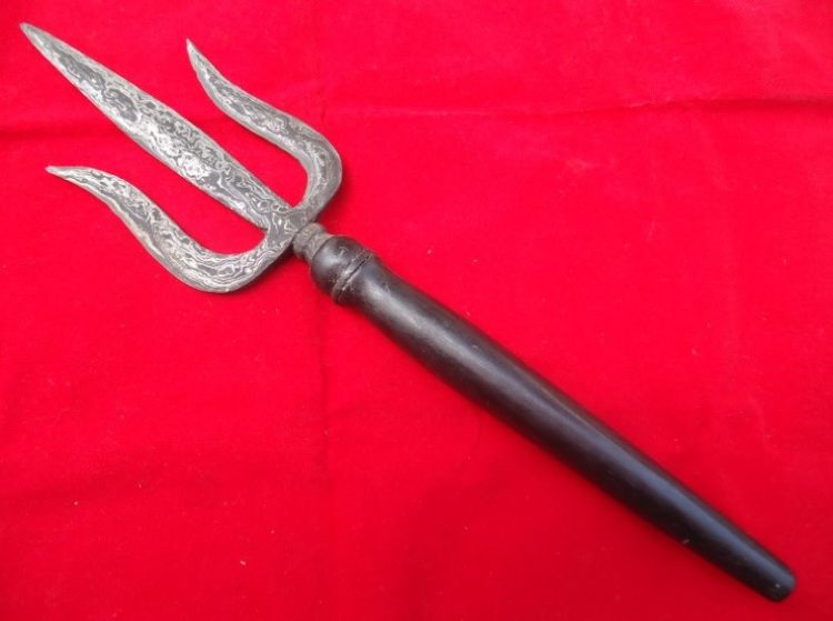 gambar piarik senjata tradisional sumatera barat