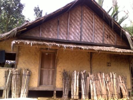 konstruksi pintu rumah adat baduy