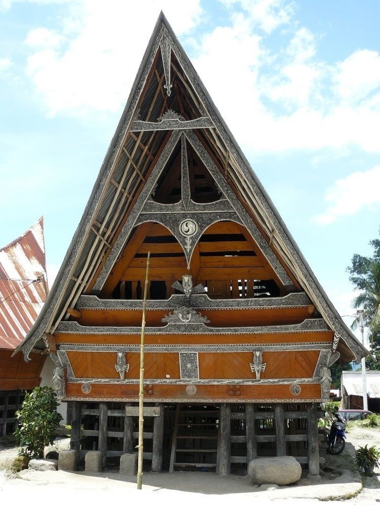 rumah adat kepulauan riau melayu atap lancang