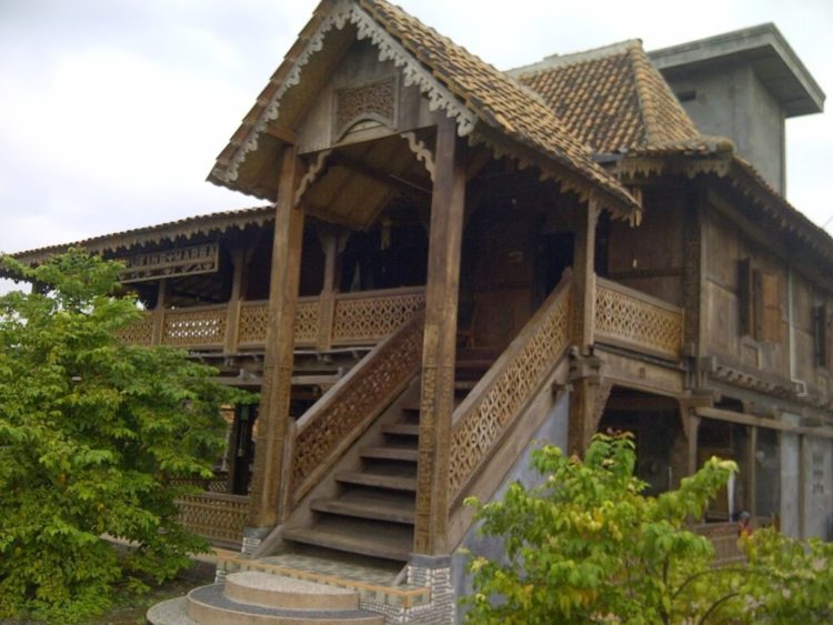 ciri khas rumah adat paser kalimantan timur