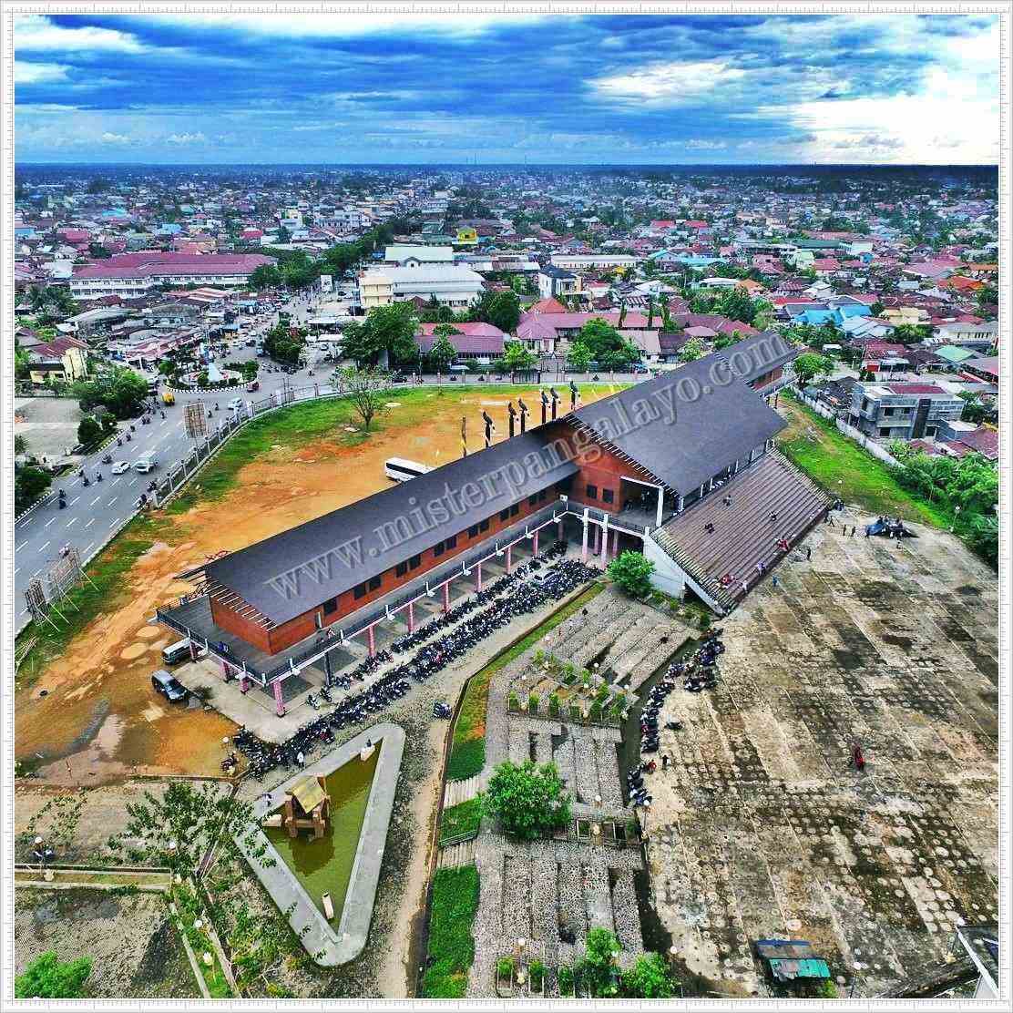 tampak atas rumah adat radakng di kalimantan barat