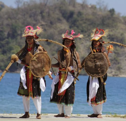 senjata tradisional perisai tameng ntt