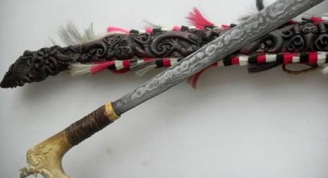 mandau atau parang ilang adalah senjata tradisional kalimantan selatan