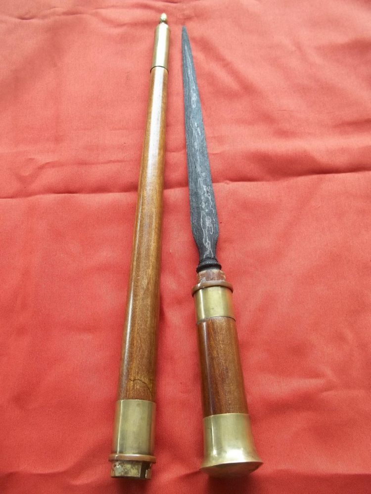 gambar dan nama senjata tradisional kalimantan timur tombak
