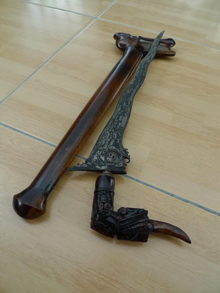 senjata tradisional khas sulawesi utara