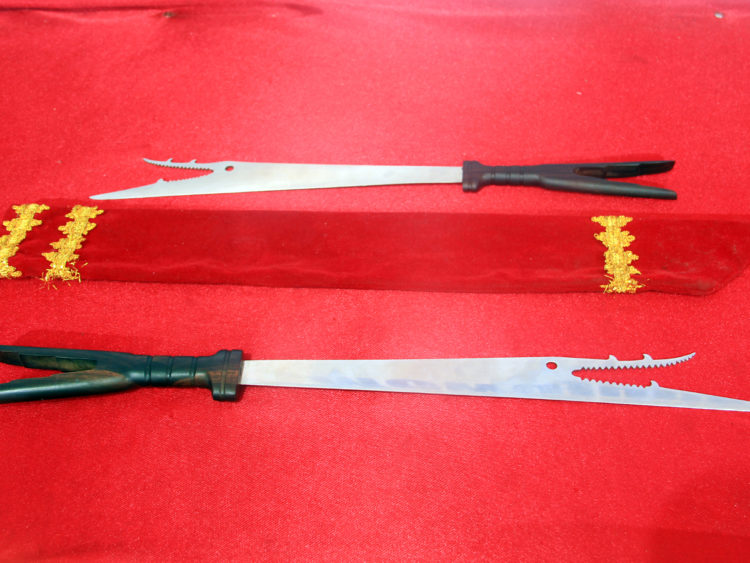 senjata tradisional bara sangihe dari sulawesi utara