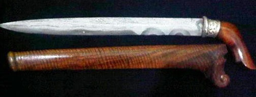 badik luwu adalah senjata tradisional sulawesi selatan 