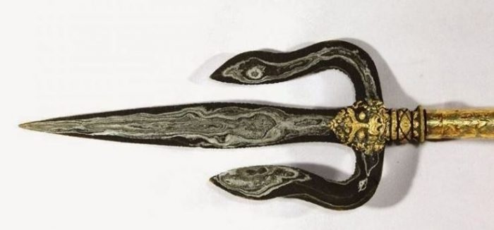bessing adalah senjata tradisional sulawesi selatan 