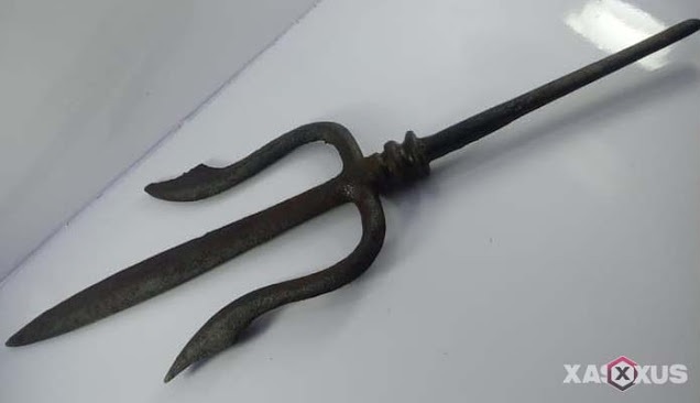tombak kanjae atau Surampa adalah senjata tradisional sulawesi tengah 
