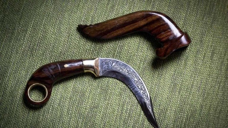 contoh gambar senjata tradisional sumatera barat