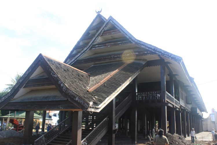 Rumah Adat Souraja Sulawesi Tengah